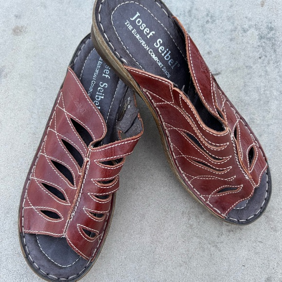 Josef Seibel sandals in dark tan color. Low heel. Size 40 - Picture 1 of 3